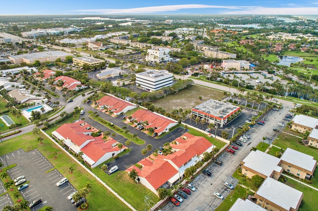 Building Photo - 131 Palm Ave