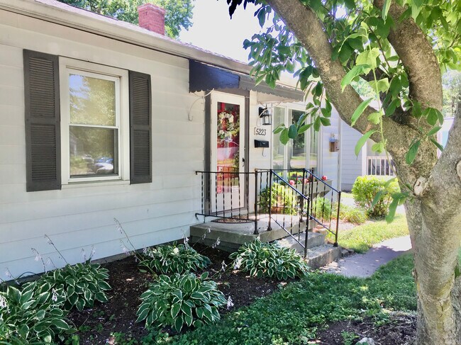 Really pretty house - 5223 Ralston Ave