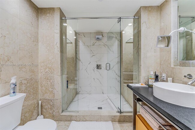 Building Photo - 6000 Collins Ave