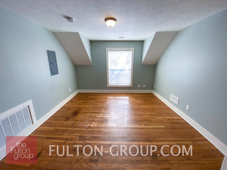 Building Photo - 36 Dwight Ave SE