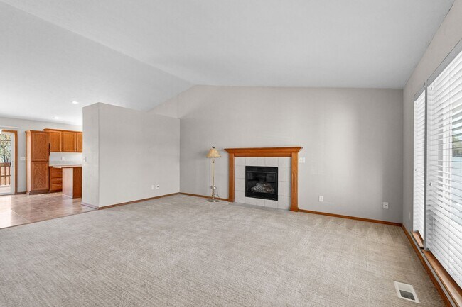 Building Photo - Colbert WA Rancher with Full basement for RENT!