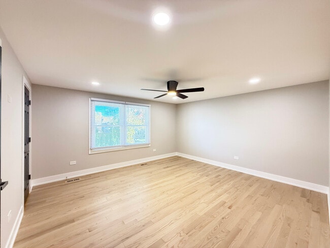 Building Photo - 3103 N Wilshire Ln