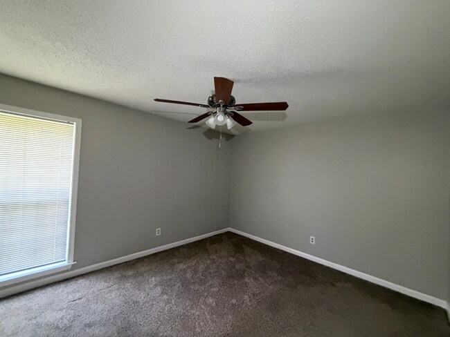 Building Photo - Charming 3BR/2BA Bartlett Area Home | Soaring High Ceilings, Brick Fireplace & Fenced Yard