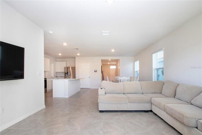 Building Photo - 3513 Hilltop Cir