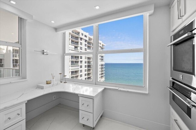 Building Photo - 4300 N Ocean Blvd