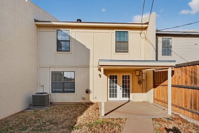 Building Photo - 3222 Preston Dr