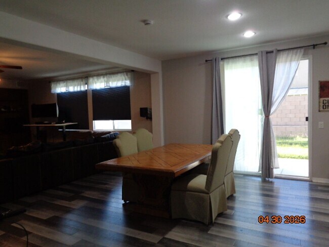 Building Photo - Spacious 4 Bedroom with RV Access in Rosamond