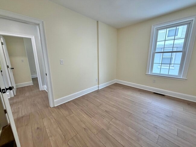 Building Photo - 67 Jewett St