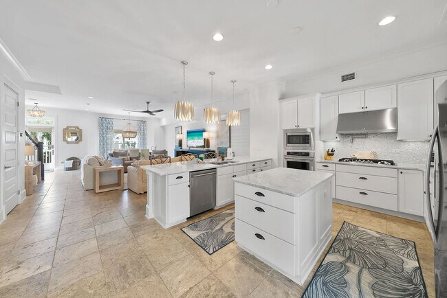 Building Photo - 49 Pleasant St