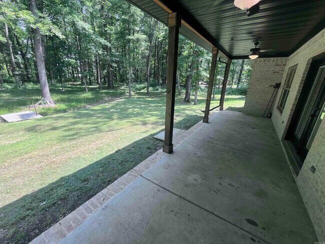 Building Photo - 206 Bridgewood Dr