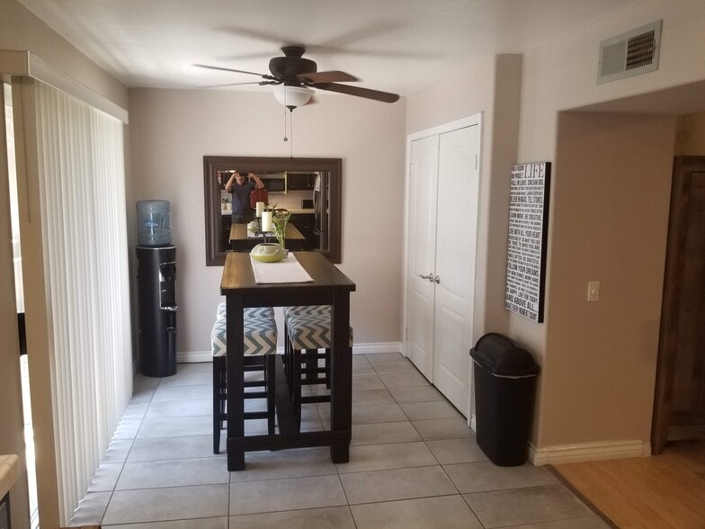 Building Photo - 25701 Holiday Cir