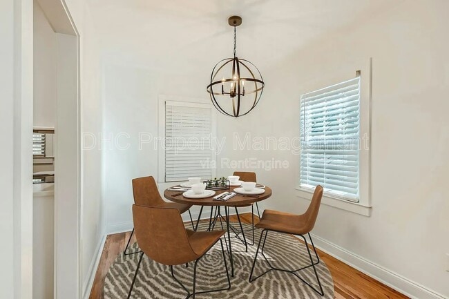 Building Photo - 406 S Columbia Dr