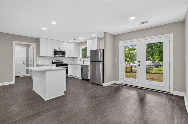 Building Photo - 1540 Spender Dr