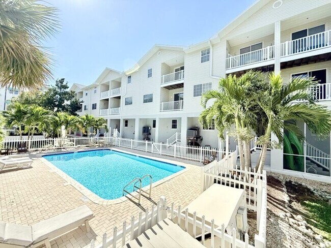 Building Photo - 15473 Gulf Blvd