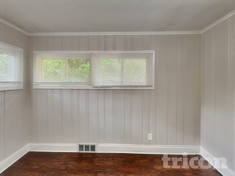 Building Photo - 1141 Dooley Dr
