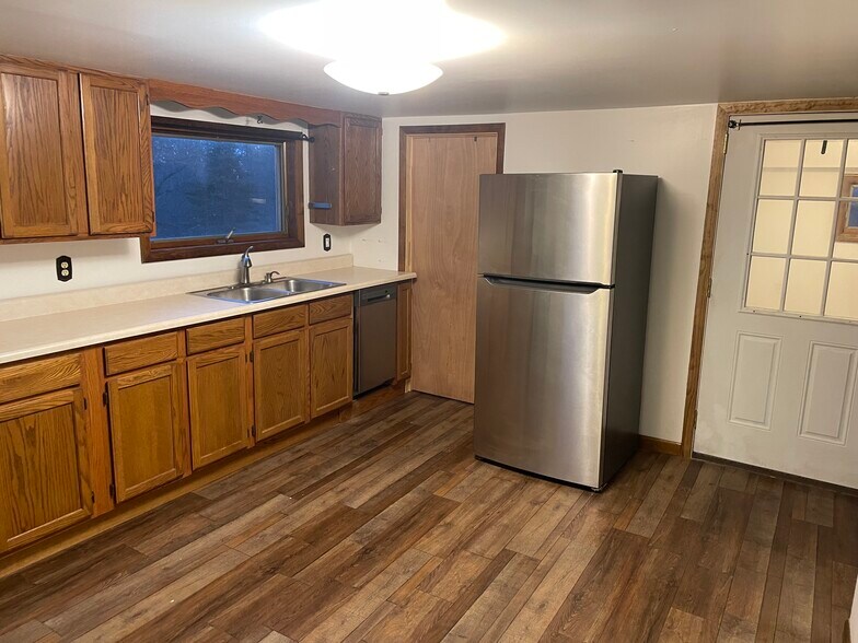 Building Photo - 315 East Brady Rd