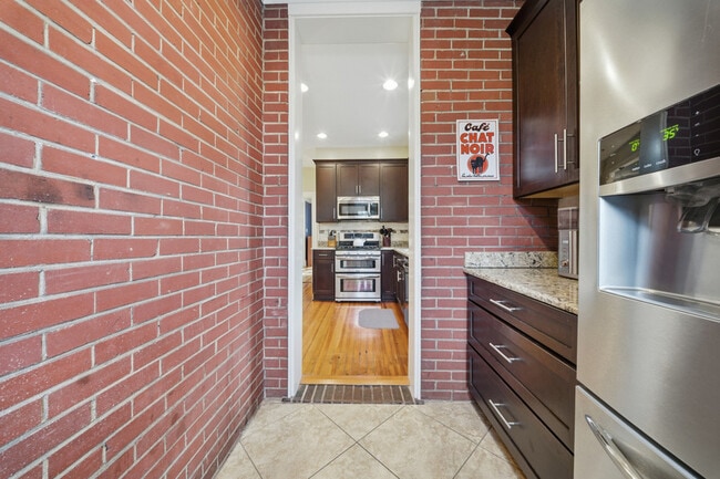 Building Photo - 710 Georgia Ave