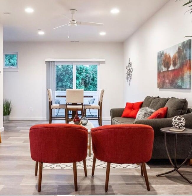 Building Photo - 3-Story Urban Walk Up at a Modern Community Featuring 3 Bedrooms 3.5 Bathrooms