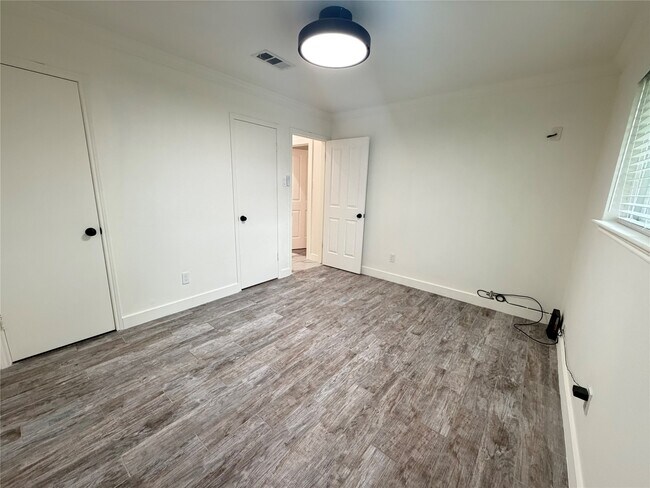 Building Photo - 1427 Kappa St