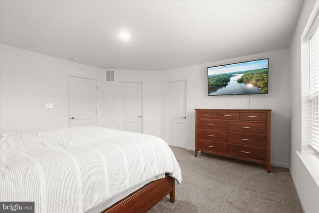 Building Photo - 1624 Aster Ln