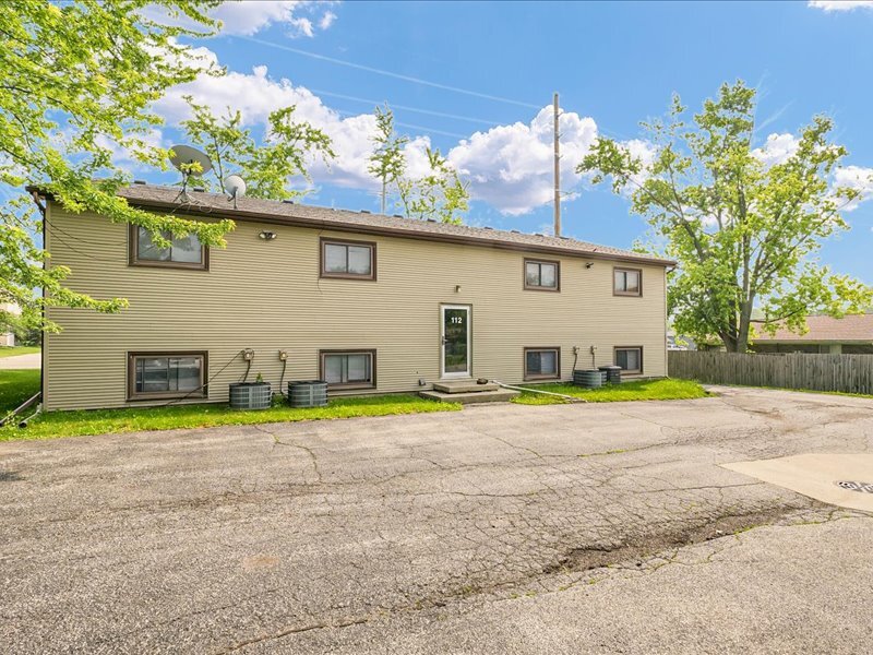 Building Photo - 112 W Raab Rd
