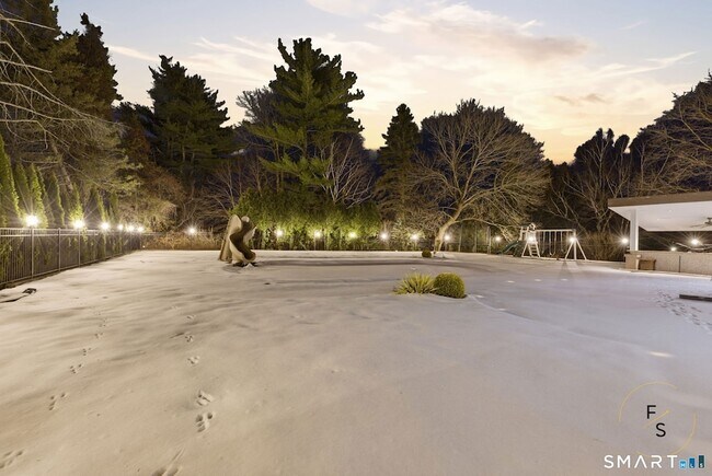 Building Photo - 508 Highland St