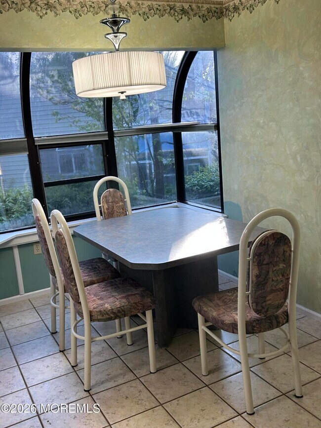 Building Photo - 316 Burntwood Trail