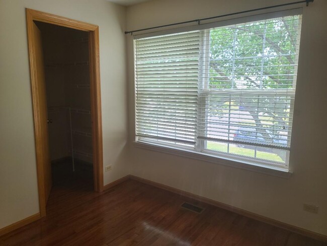 Building Photo - 1369 Orleans Dr