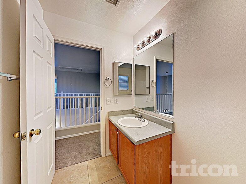 Building Photo - 25685 W Pleasant Ln