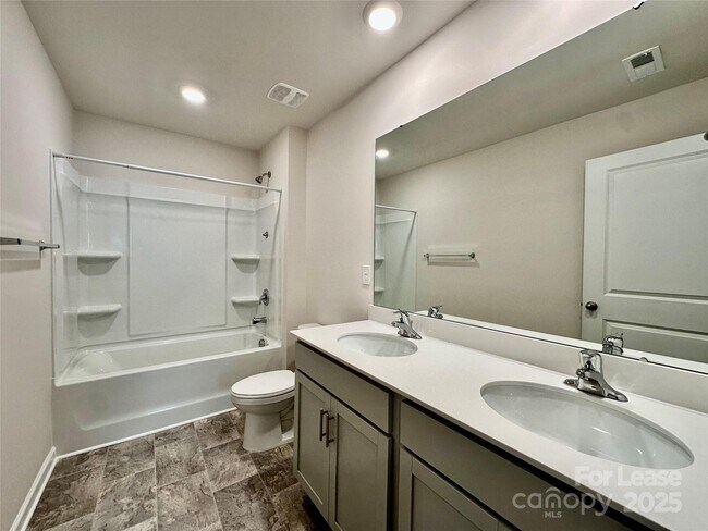 Building Photo - 1605 Blue Velvet Ln