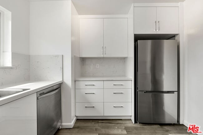 Building Photo - 645 Westmount Dr