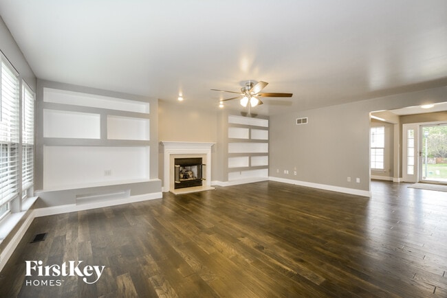Building Photo - 1016 Scenic Oaks Ct