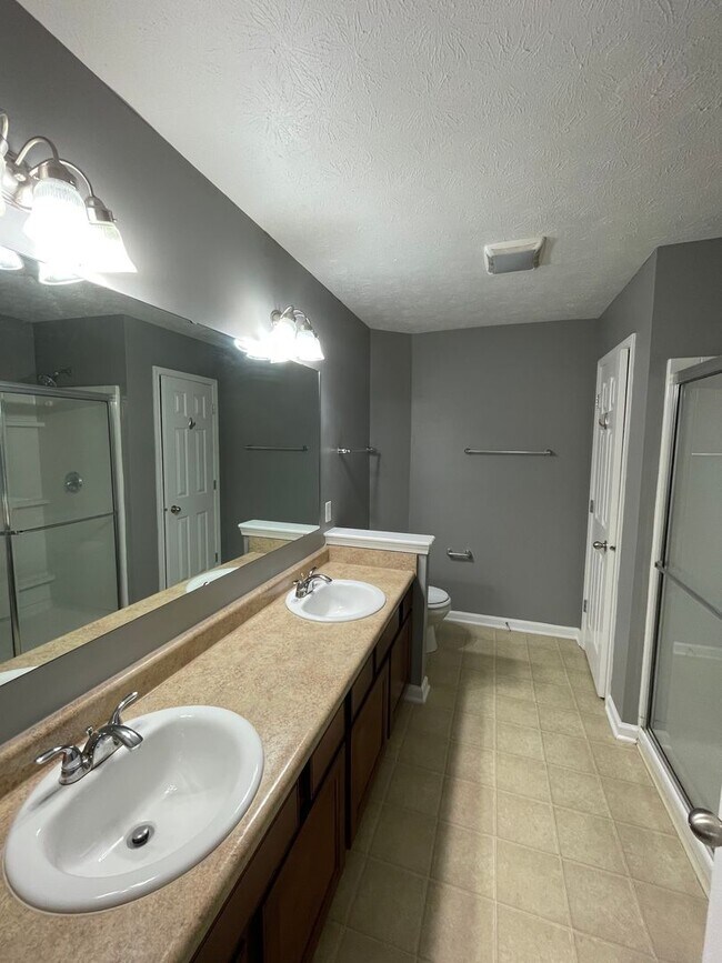 Building Photo - Franklin Twp - 3 BR home with loft