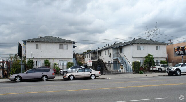 Primary Photo - 8819-8823 Lankershim Blvd
