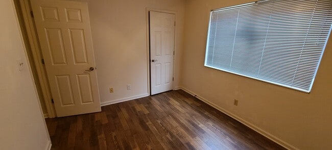 Guest Bedroom - 3721 Bardstown Rd