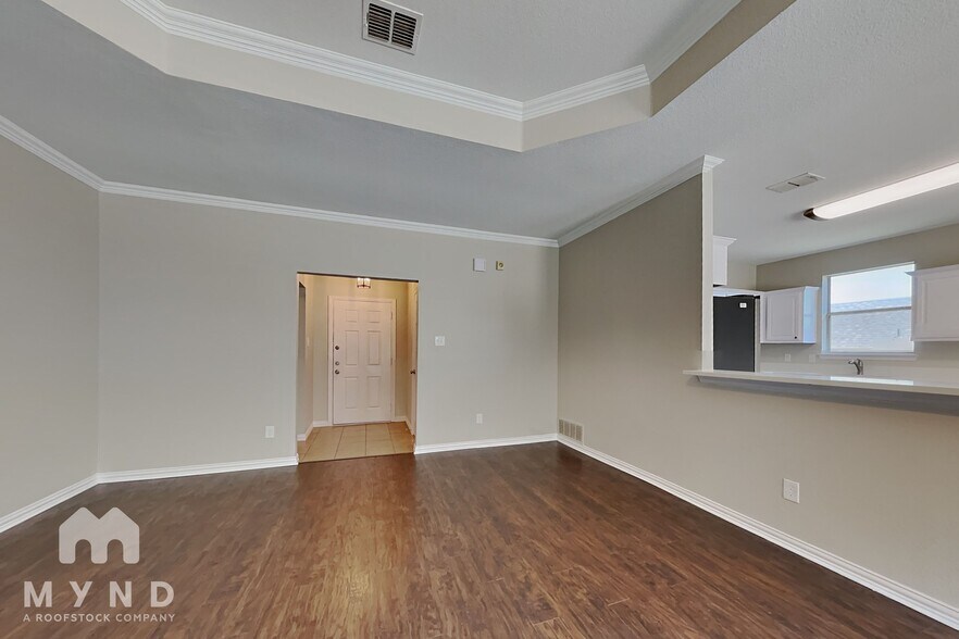 Building Photo - 2213 Creek Side Dr