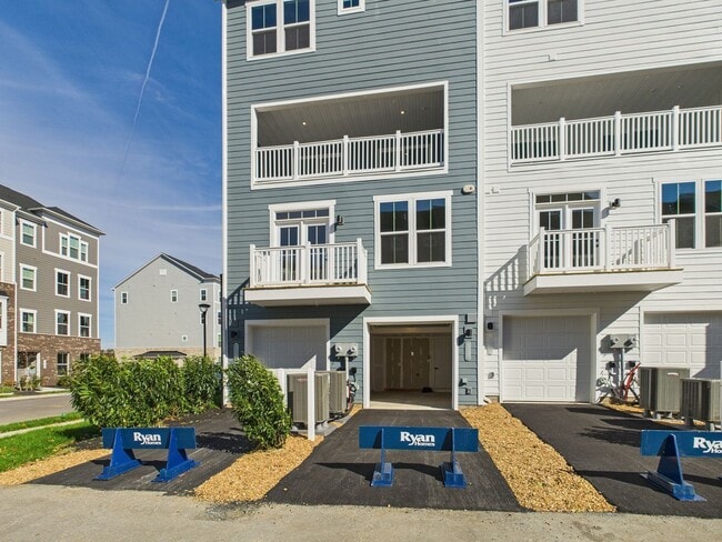 Building Photo - 2802 Calgary Ln