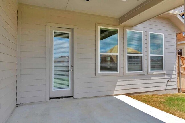 Building Photo - 2208 Bell Mare Vw