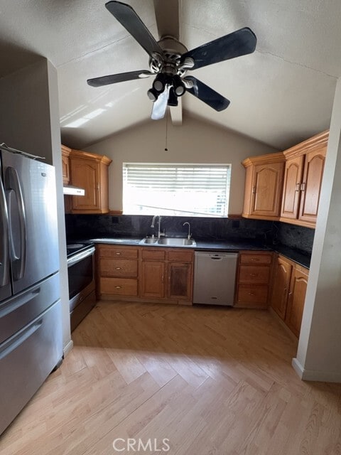 Building Photo - 3230 Lakeshore Blvd