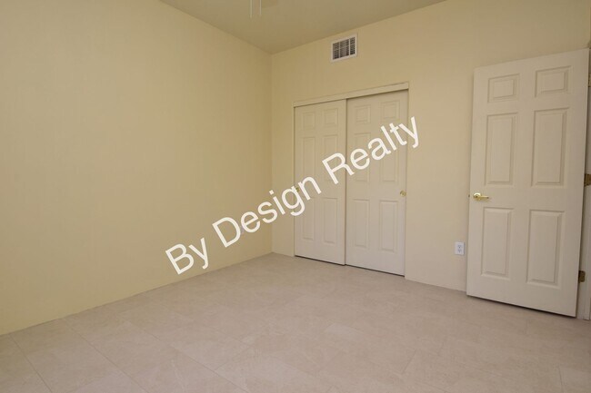 Building Photo - Newly Updated 3 Bed 2 Bath Townhome in Gated Central Tucson Community with Mountain Views