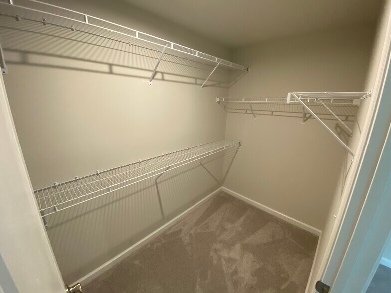 Building Photo - 4843 Randall Rd