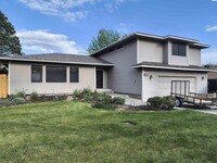 Building Photo - New Remodel! 4 Bed, 3 Ba, Deck, Basketball...