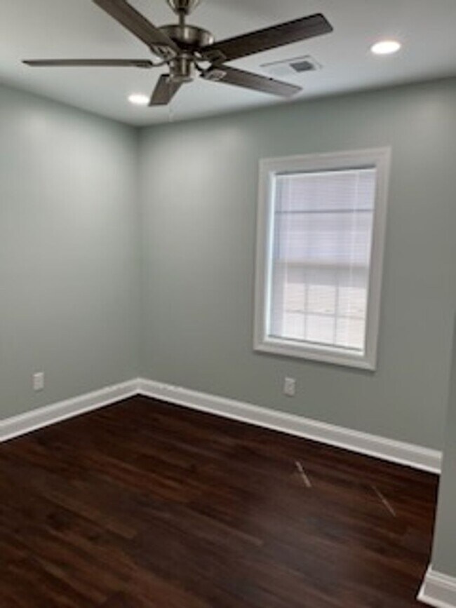 Building Photo - Beautifully Totally Remodeled 3Br 2Ba in G...