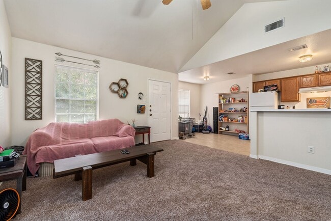 Building Photo - AUGUST PRE-LEASE!!  Cute 2 Bedroom 2 Bathr...