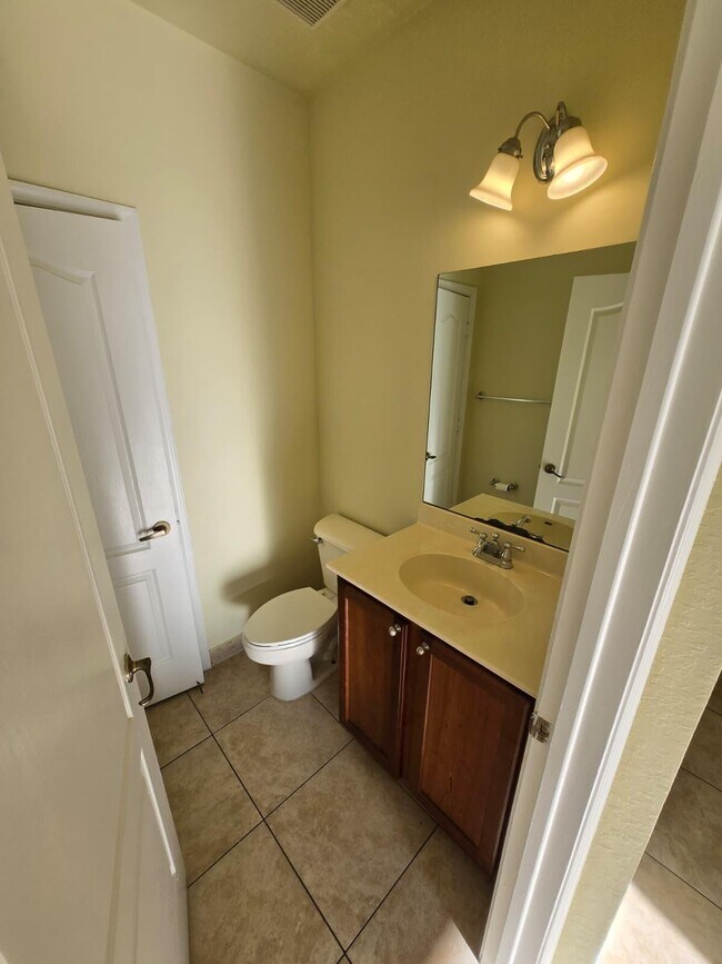Building Photo - 4701 Cohune Palm Ct