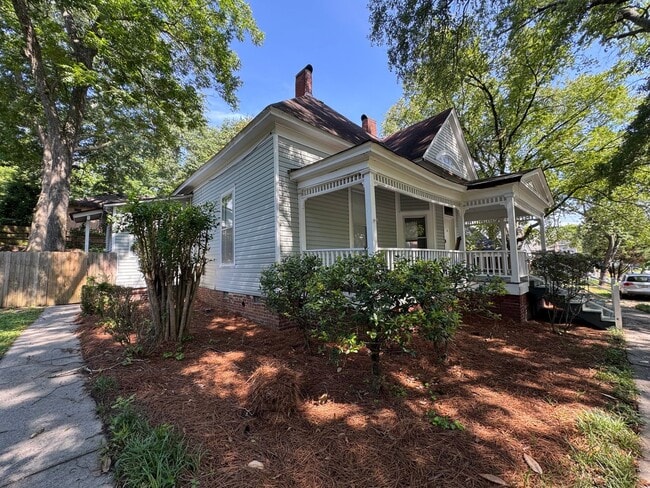 Building Photo - Large 4/2.5 House in S Rome $1,350