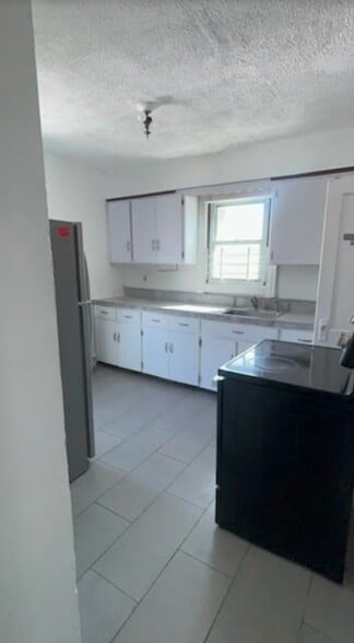 Building Photo - 139-21 182nd St