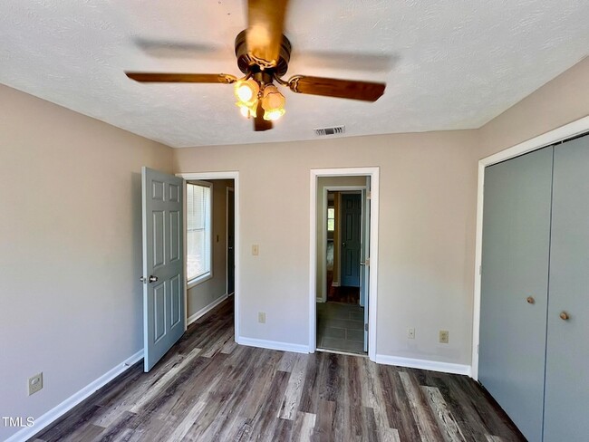 Building Photo - 1006 Wood Creek Dr