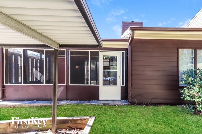 Building Photo - 1548 Stoneleigh Way