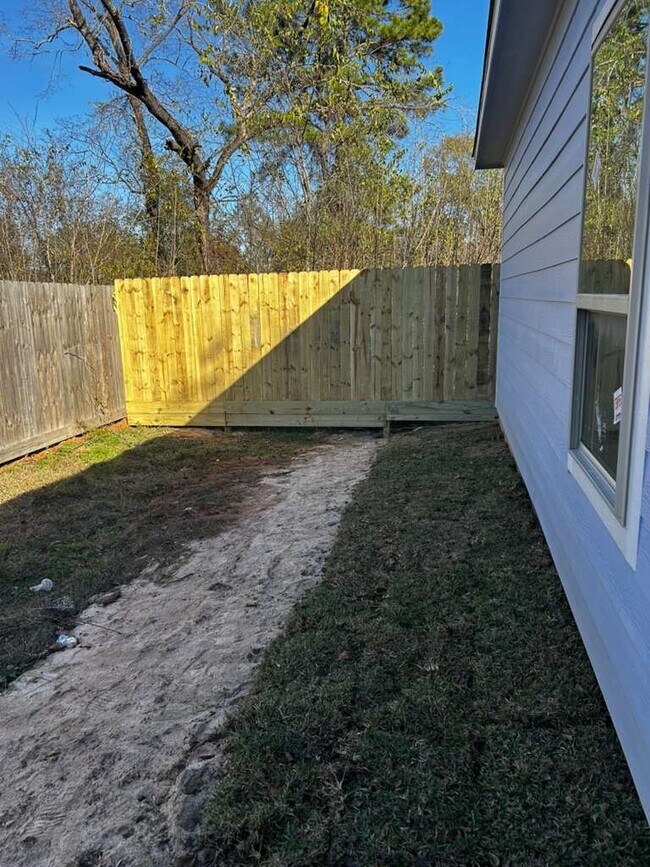 Building Photo - 704 Avenue I